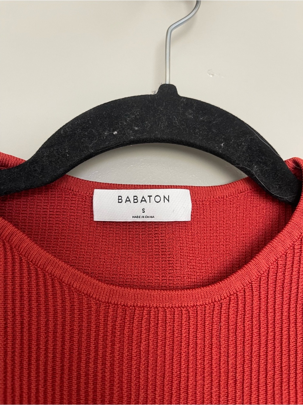 Babaton Ribbed Cropped Tank - Picture 4 of 5